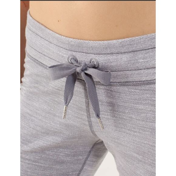 Lululemon Capri Drawstring Sz‎ 10 Tea Lounge Crop Commuter Denim White Fossil - Picture 3 of 16